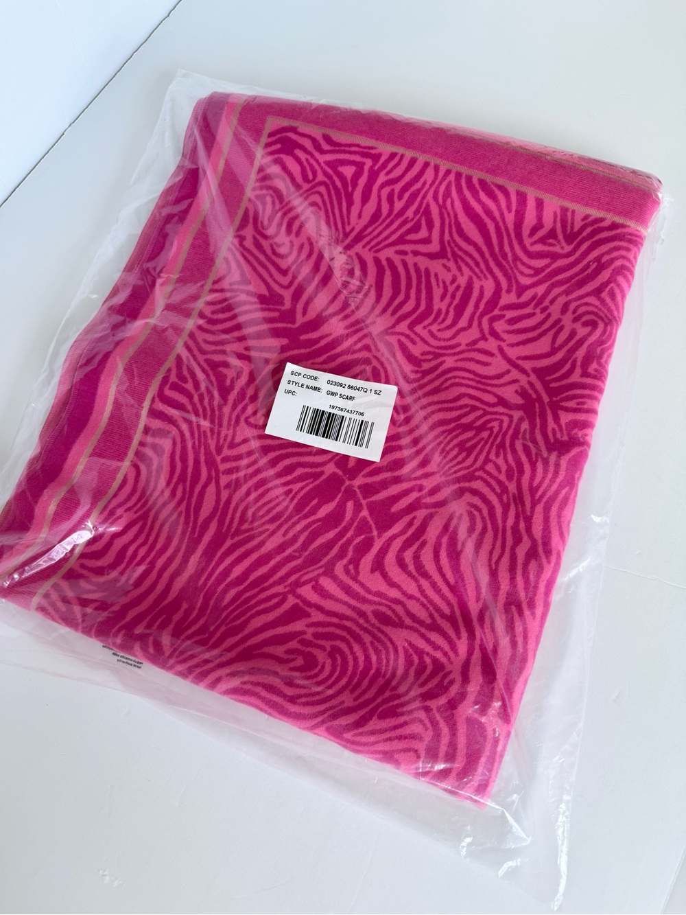 NWT Lilly Pulitzer Print Pink Aster Camouflage Shawl Wrap Gold fringe